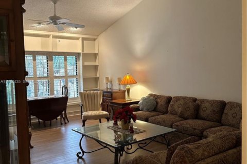 Condo in Stuart, Florida, 2 bedrooms  № 1992509 - photo 6