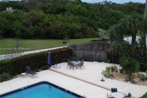 Condo in Stuart, Florida, 2 bedrooms  № 1992509 - photo 24