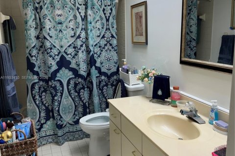 Condo in Stuart, Florida, 2 bedrooms  № 1992509 - photo 17