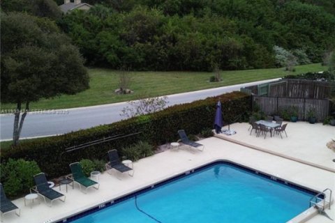 Condo in Stuart, Florida, 2 bedrooms  № 1992509 - photo 25