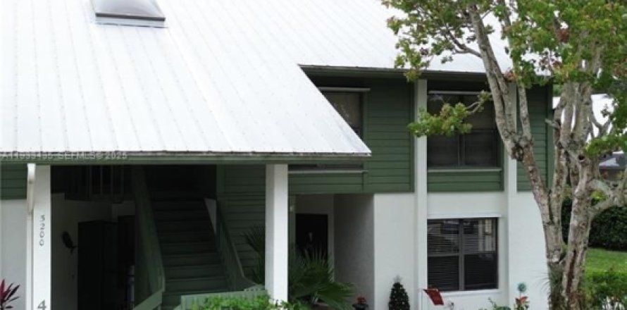 Condo in Stuart, Florida, 2 bedrooms  № 1992509