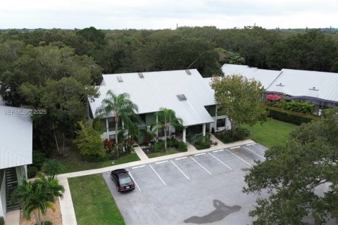 Condo in Stuart, Florida, 2 bedrooms  № 1992509 - photo 27