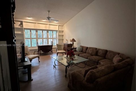 Condo in Stuart, Florida, 2 bedrooms  № 1992509 - photo 4