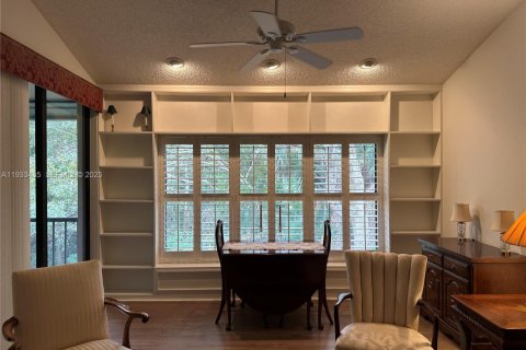 Condo in Stuart, Florida, 2 bedrooms  № 1992509 - photo 7