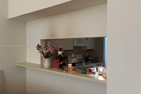 Condo in Stuart, Florida, 2 bedrooms  № 1992509 - photo 8