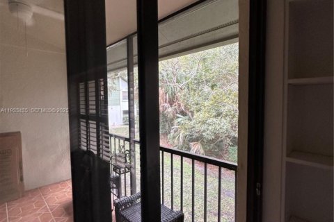 Condo in Stuart, Florida, 2 bedrooms  № 1992509 - photo 23