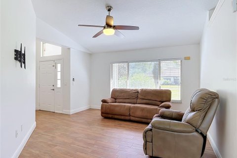 House in DeBary, Florida 4 bedrooms, 206.99 sq.m. № 2429235 - photo 4