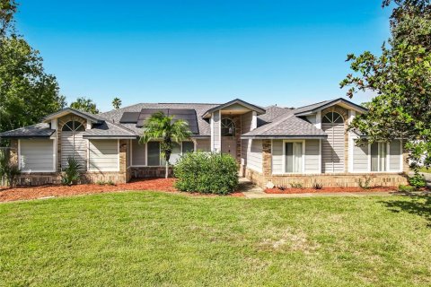 House in DeBary, Florida 4 bedrooms, 206.99 sq.m. № 2429235 - photo 2