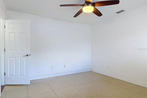 House in DeBary, Florida 4 bedrooms, 206.99 sq.m. № 2429235 - photo 30