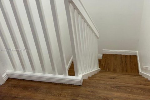 Снять в аренду таунхаус в Майами, Флорида 3 спальни, 145.3м2, № 1933382 - фото 5