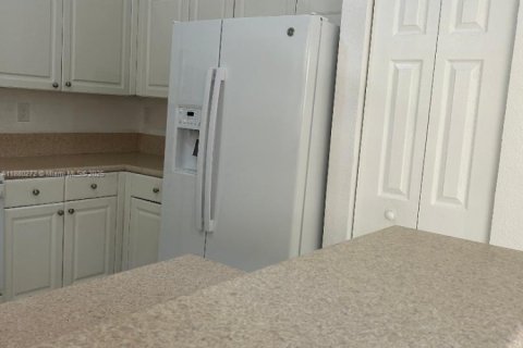 Снять в аренду таунхаус в Майами, Флорида 3 спальни, 145.3м2, № 1933382 - фото 15