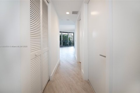Copropriété à vendre à Miami, Floride: 2 chambres, 90.3 m2 № 1960970 - photo 11