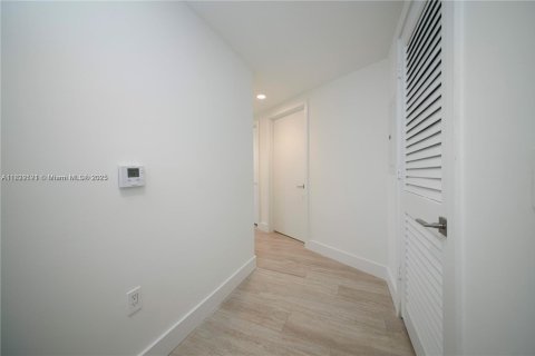 Copropriété à vendre à Miami, Floride: 2 chambres, 90.3 m2 № 1960970 - photo 9