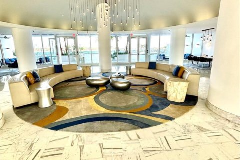 Condo in Miami Beach, Florida, 1 bedroom № 1988596 - photo 20