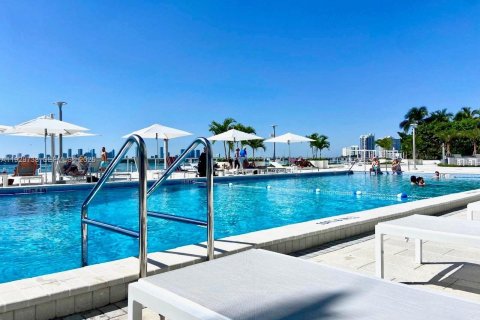 Condo in Miami Beach, Florida, 1 bedroom № 1988596 - photo 19