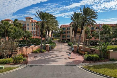 Condo in Tierra Verde, Florida, 3 bedrooms  № 1559692 - photo 1