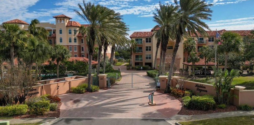 Condo in Tierra Verde, Florida, 3 bedrooms № 1559692