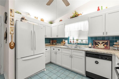 House in Summerfield, Florida 3 bedrooms, 143.26 sq.m. № 1531568 - photo 13