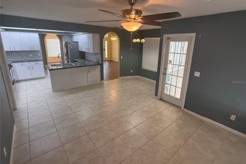 Villa ou maison à vendre à North Port, Floride: 3 chambres, 149.94 m2 № 2415204 - photo 3