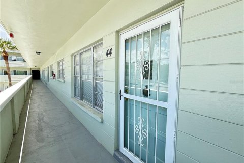 Condominio en alquiler en Clearwater, Florida, 2 dormitorios, 102.19 m2 № 1784710 - foto 2