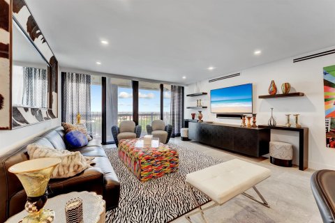 Condo in Highland Beach, Florida, 2 bedrooms № 2081842 - photo 9