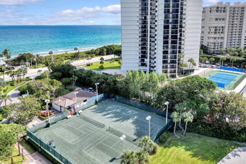 Condo in Highland Beach, Florida, 2 bedrooms № 2081842 - photo 14