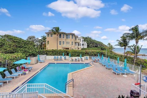 Condo in Highland Beach, Florida, 2 bedrooms № 2081842 - photo 24