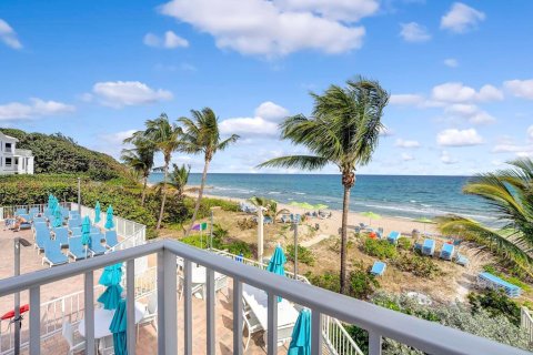Condo in Highland Beach, Florida, 2 bedrooms № 2081842 - photo 25