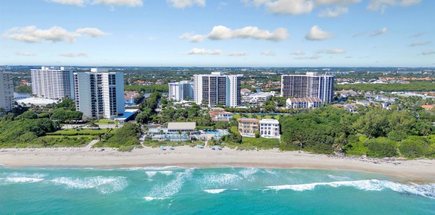 Condo in Highland Beach, Florida, 2 bedrooms № 2081842