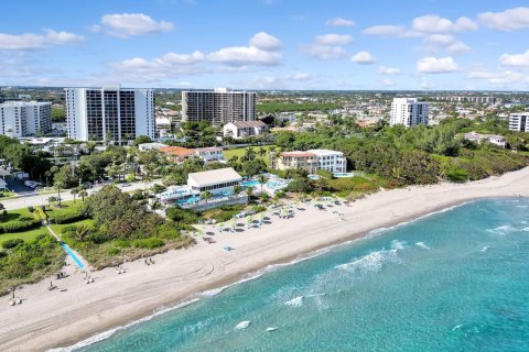 Condo in Highland Beach, Florida, 2 bedrooms № 2081842 - photo 16