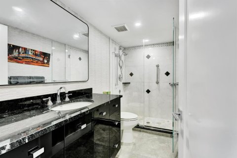 Condo in Highland Beach, Florida, 2 bedrooms № 2081842 - photo 10