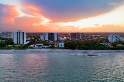 Condo in Highland Beach, Florida, 2 bedrooms № 2081842 - photo 30