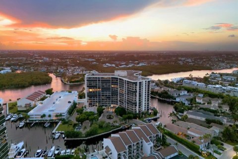 Condo in Highland Beach, Florida, 2 bedrooms № 2081842 - photo 29