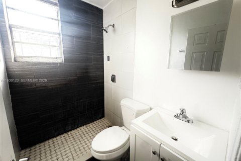 Снять в аренду виллу или дом в Майами, Флорида 2 спальни, 120.22м2, № 1997647 - фото 7