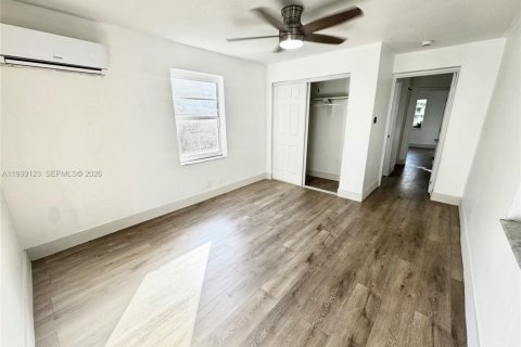 Снять в аренду виллу или дом в Майами, Флорида 2 спальни, 120.22м2, № 1997647 - фото 2