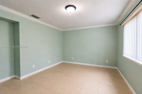 Condo in Miami, Florida, 1 bedroom № 2089377 - photo 13