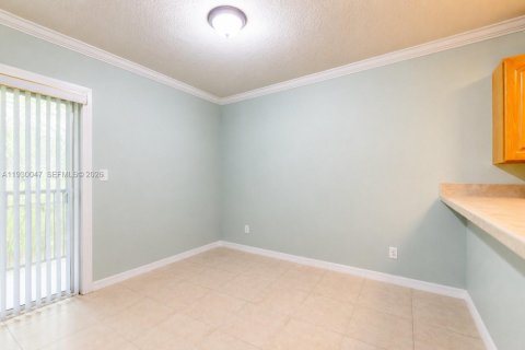 Condo in Miami, Florida, 1 bedroom № 2089377 - photo 6