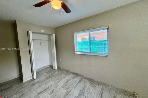 Casa en alquiler en Hallandale Beach, Florida, 3 dormitorios, 238.67 m2 № 1969714 - foto 8