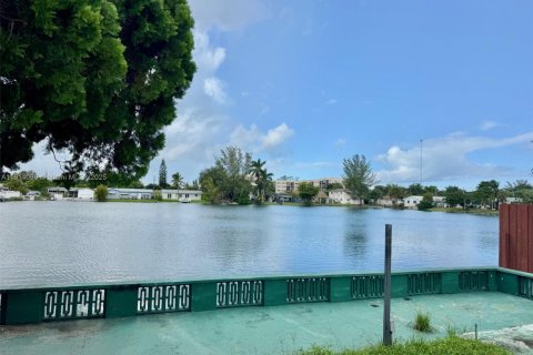 Casa en alquiler en Hallandale Beach, Florida, 3 dormitorios, 238.67 m2 № 1969714 - foto 21