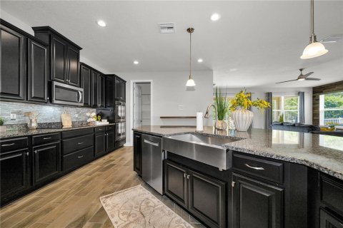 Casa en venta en Lutz, Florida, 4 dormitorios, 256.6 m2 № 2167385 - foto 13