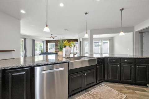 Casa en venta en Lutz, Florida, 4 dormitorios, 256.6 m2 № 2167385 - foto 14