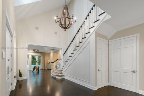 House in Pinecrest, Florida 6 bedrooms, 736.06 sq.m. № 1450050 - photo 4
