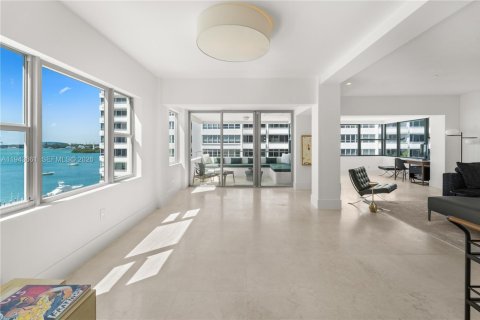 Condominio en venta en Miami Beach, Florida, 2 dormitorios, 145.86 m2 № 2000551 - foto 11