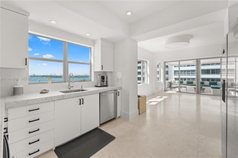Condominio en venta en Miami Beach, Florida, 2 dormitorios, 145.86 m2 № 2000551 - foto 10