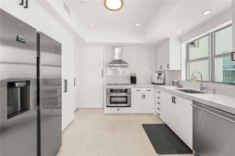 Condominio en venta en Miami Beach, Florida, 2 dormitorios, 145.86 m2 № 2000551 - foto 9