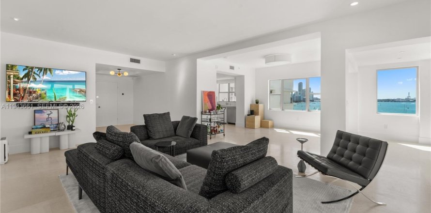 Condominio en Miami Beach, Florida, 2 dormitorios  № 2000551