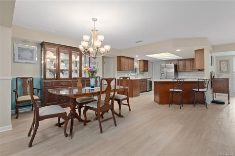 House in Homosassa, Florida 3 bedrooms, 261.43 sq.m. № 2205552 - photo 8