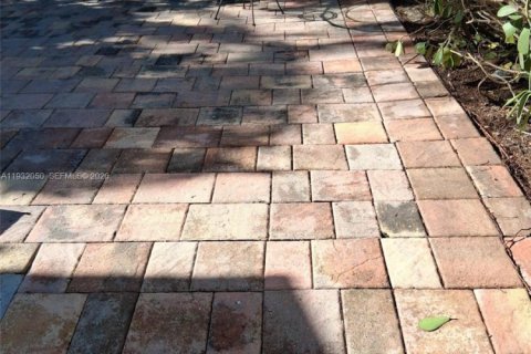 Adosado en alquiler en North Miami, Florida, 2 dormitorios, 165.37 m2 № 1990494 - foto 2