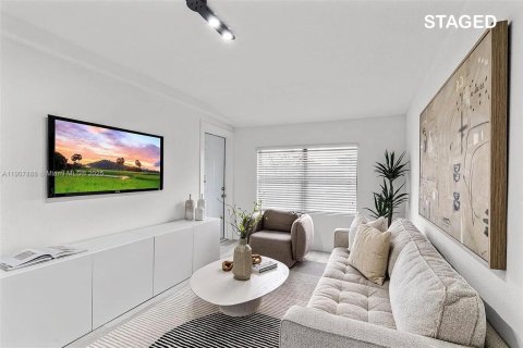 Immobilier commercial à louer à Miami, Floride: 1 chambre № 1965999 - photo 2