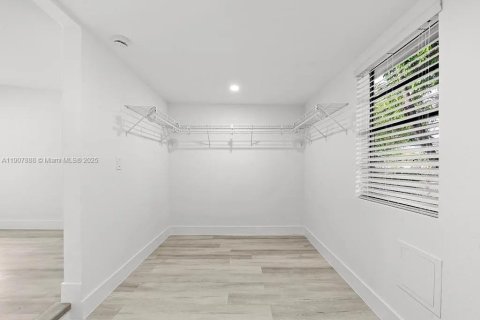 Immobilier commercial à louer à Miami, Floride: 1 chambre № 1965999 - photo 6